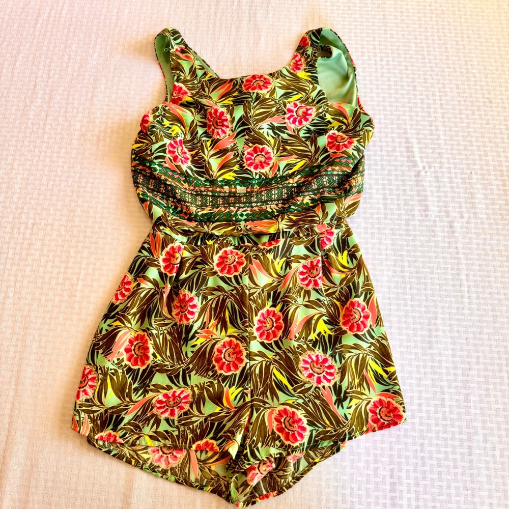 Bebop Romper Large Tropical Floral Tie Back Cutout Jumpsuit Green‎ Pink SP68023